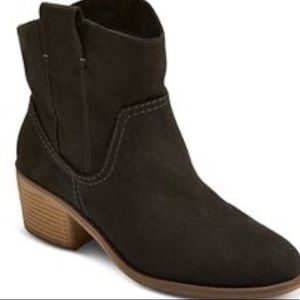 NWOT Dark grey booties
